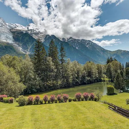 Cristal Des Glaces, Mont Blanc View, Alpes Travel, Sleeps 6 Apartment Chamonix